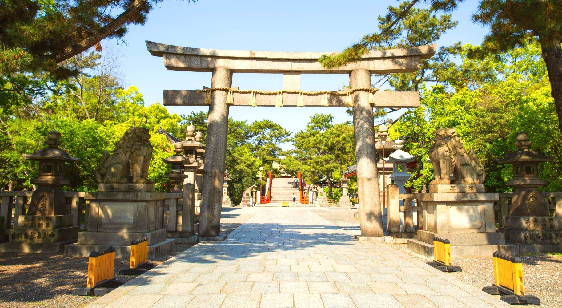 Explore Osaka Castle On A Guided Tour