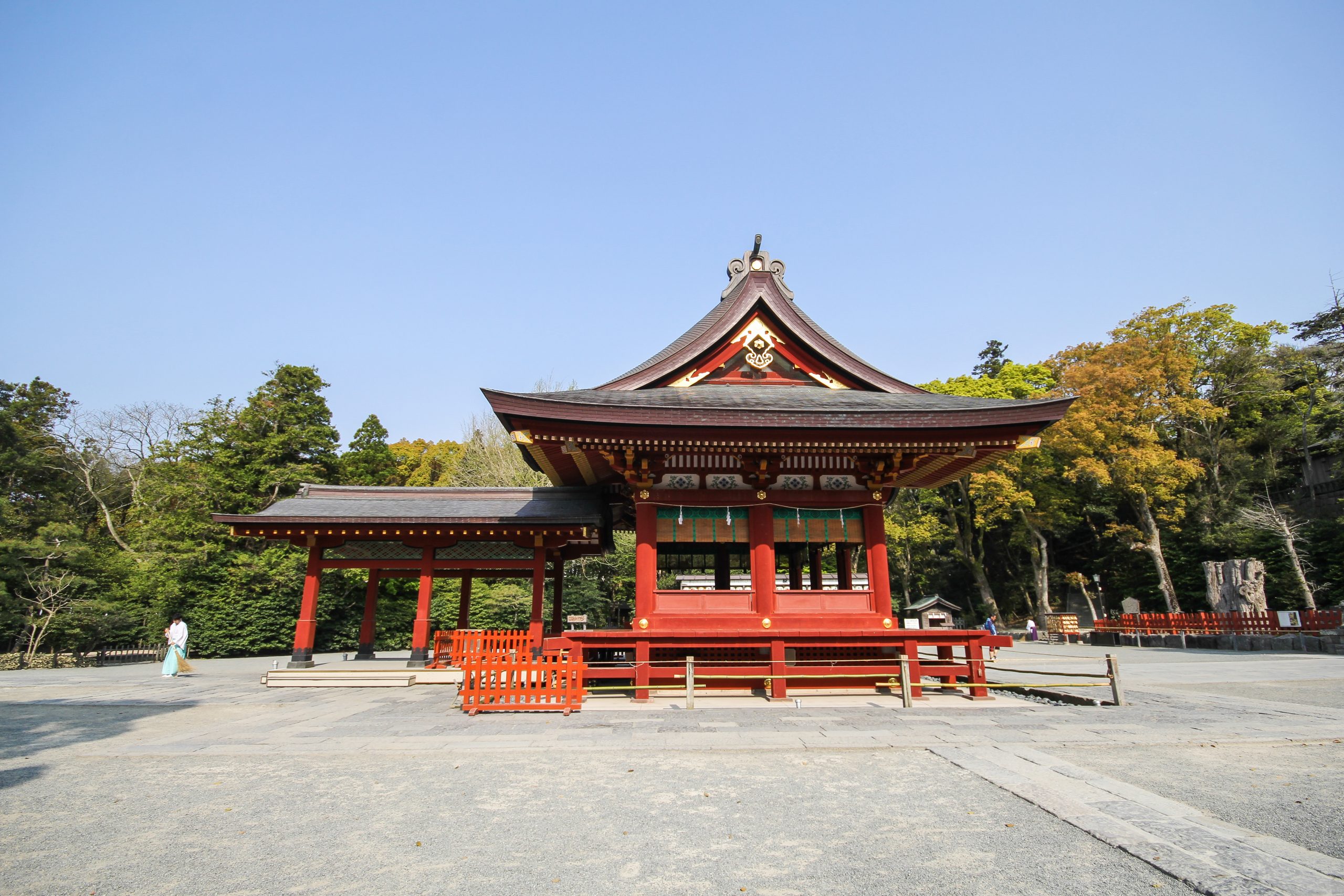 Visit The Tsurugaoka Hachimangu Shrine On Your Kamakura Walking Tour And Tea Ceremony Scaled 1