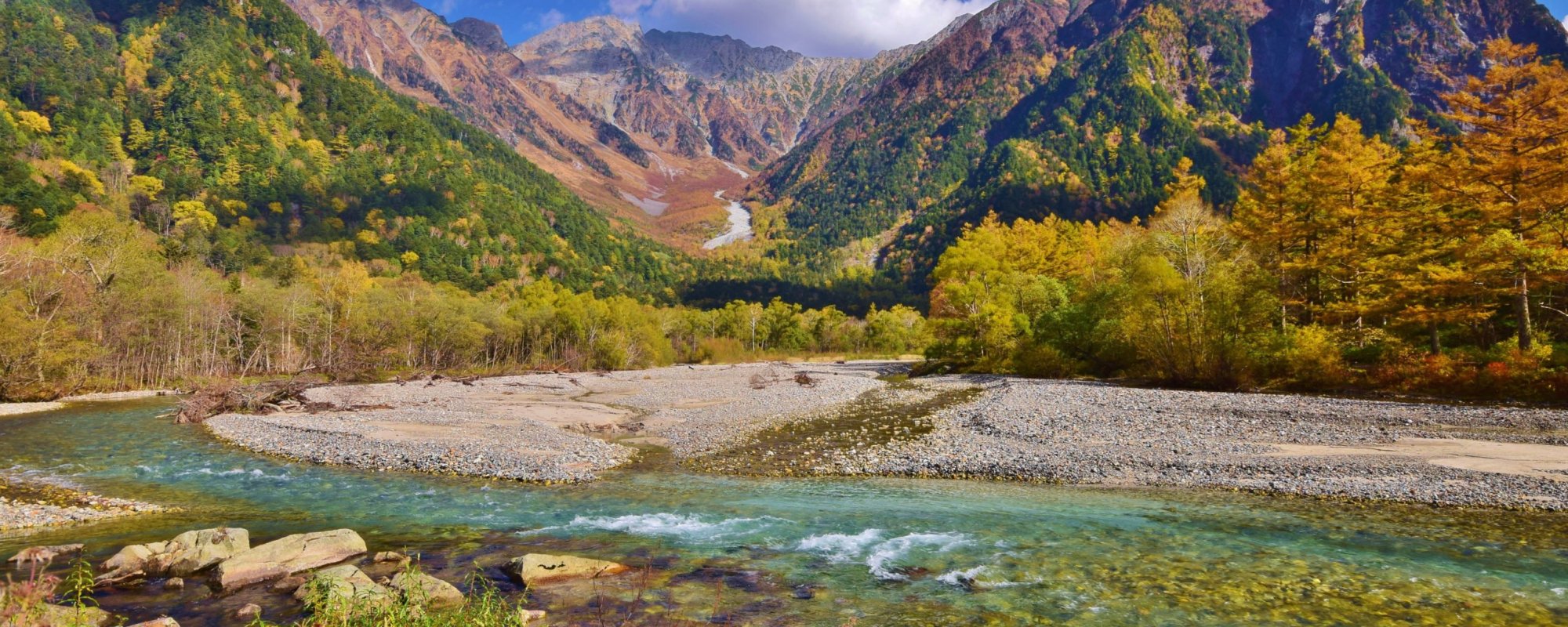 Admire The Beautiful Colours During Autum On The Kamikochi Hiking Tour From Hirayu Onsen Scaled 1